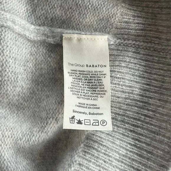 Aritzia The Group By Babaton Luxe Light Grey Cashmere Turtleneck Sweater Sz XS - Picture 16 of 17